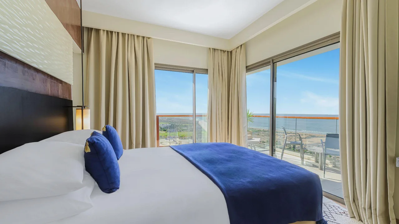 Salon ouvert sur la terrasse — Hyatt Place Taghazout Bay