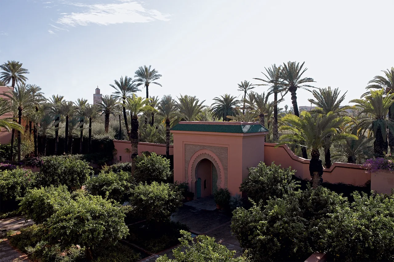 Entrée du palais dans les jardins — Royal Mansour Marrakech