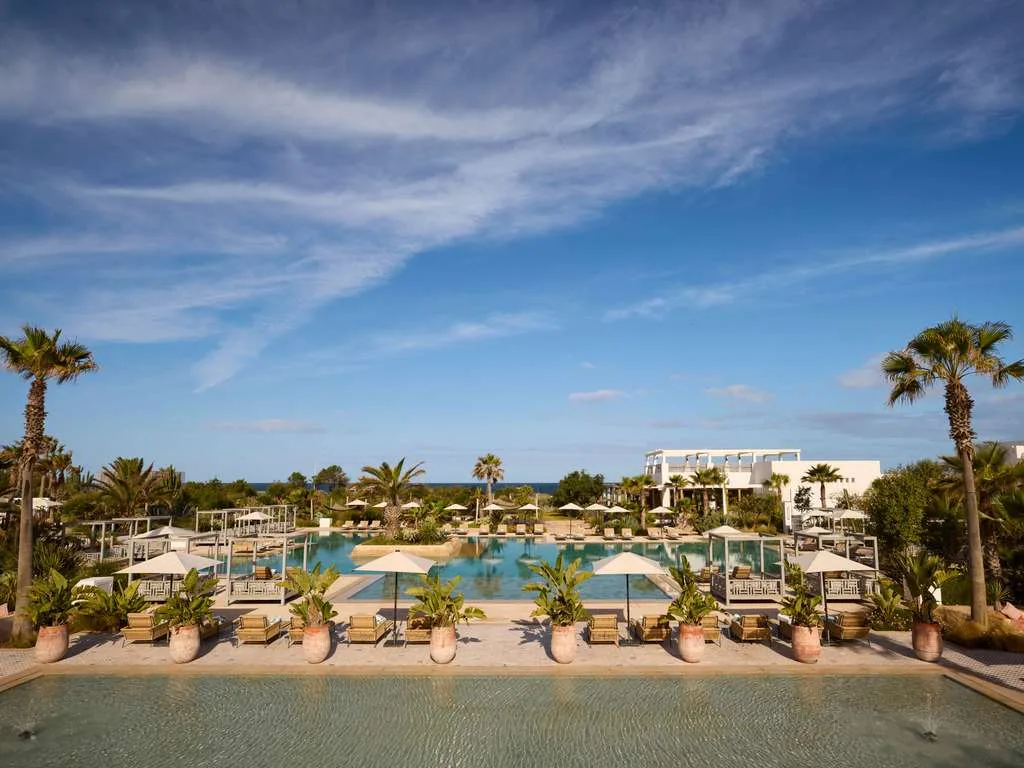 Piscine et jardins face à l’océan — Sofitel Agadir Thalassa Sea & Spa